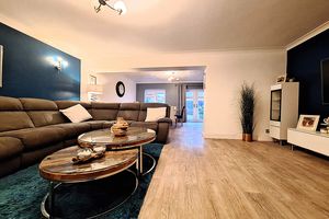 Living Room - click for photo gallery